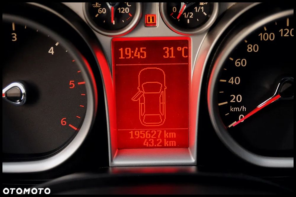Ford Kuga 2.0 TDCi 4x4 Titanium - 32