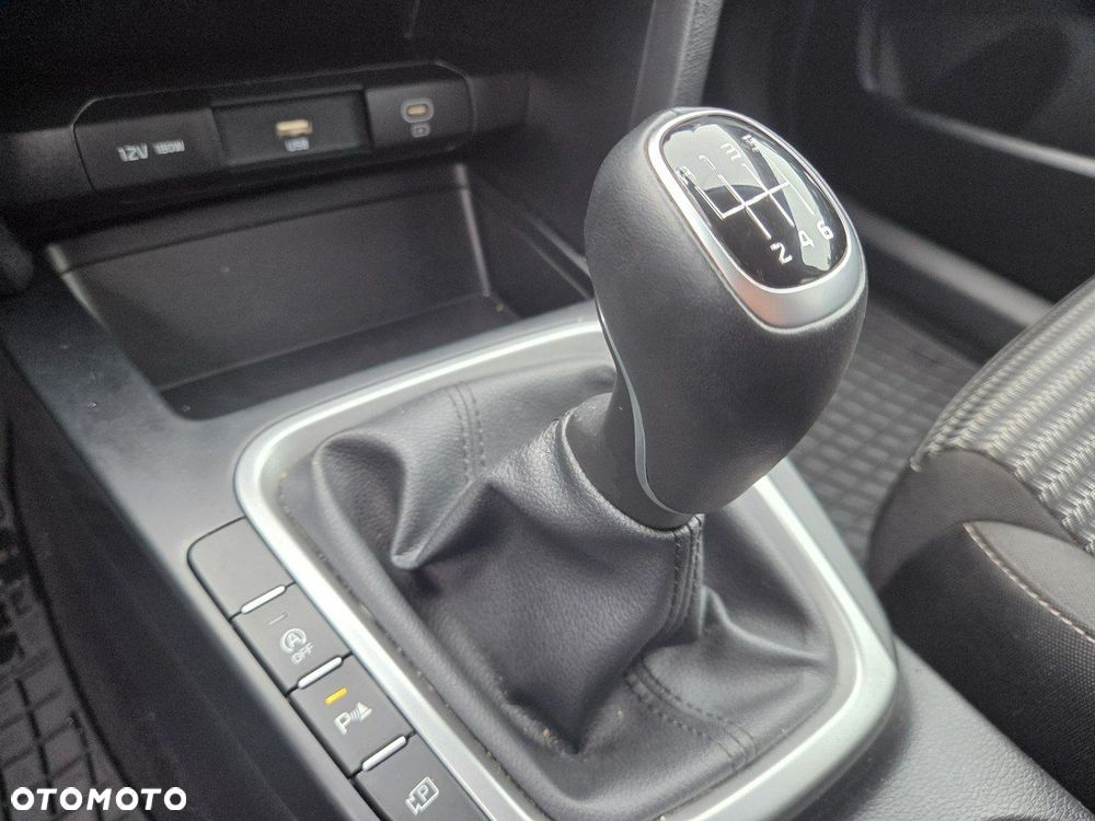 Kia Ceed 1.5 T-GDI M - 23