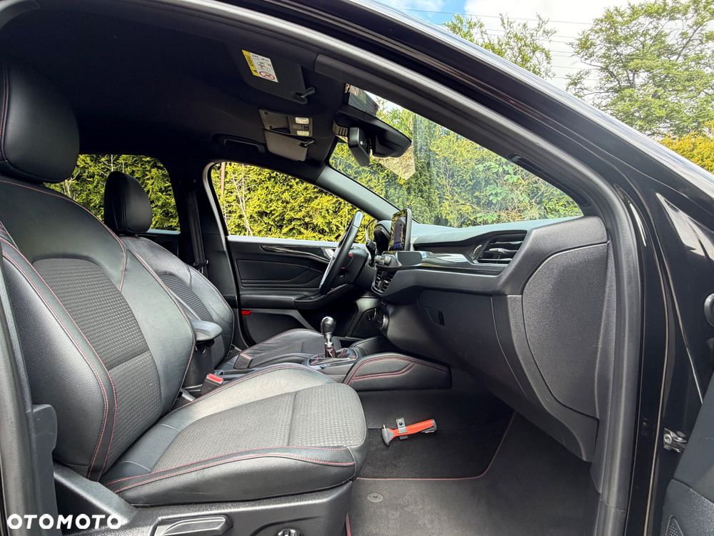Ford Focus 1.5 EcoBlue Start-Stopp-System ST-LINE - 34