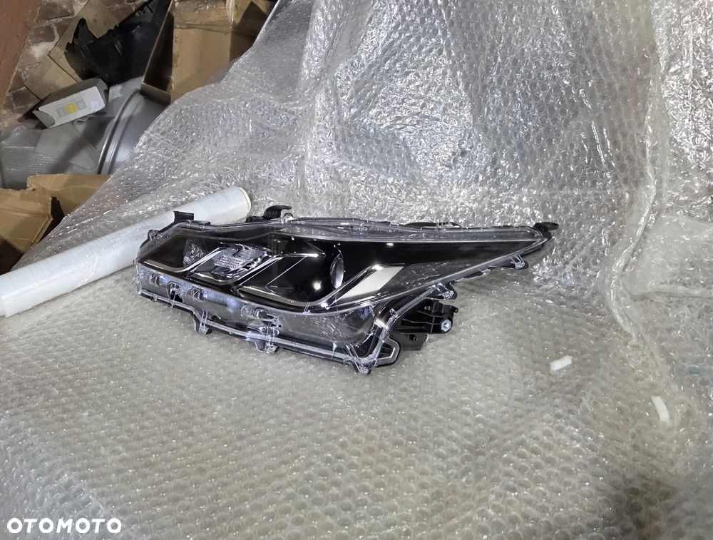 Lampa lewa przód przednia Toyota Corolla XII E21 2018-2023 Sedan 81170-02T31-00 81170-02T31 Reflektor lewy przód przedni Toyota Corolla XII E21 2018-2023 Sedan 8117002T3100 8117002T31 - 4