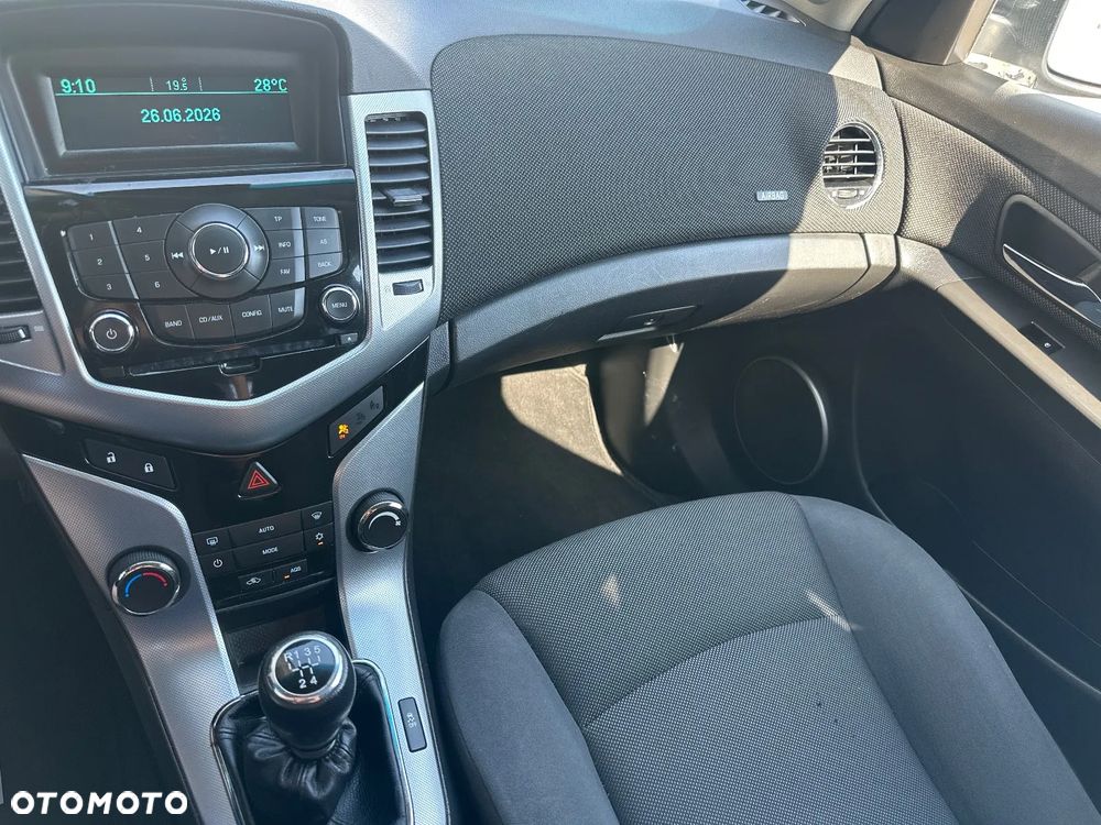 Chevrolet Cruze 1.8 LT - 19