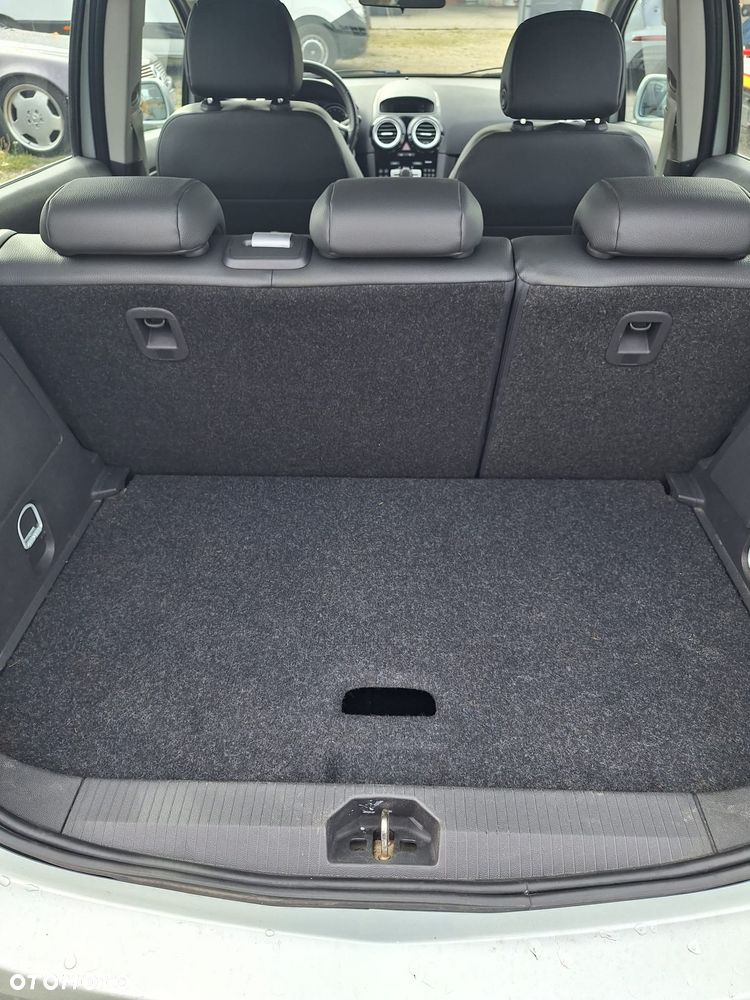 Opel Corsa 1.2 16V Cosmo - 8