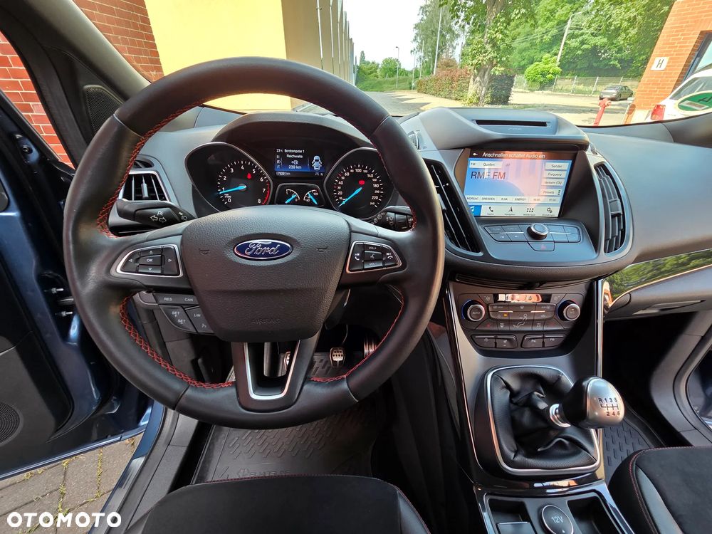 Ford Kuga 1.5 EcoBoost 2x4 ST-Line - 30