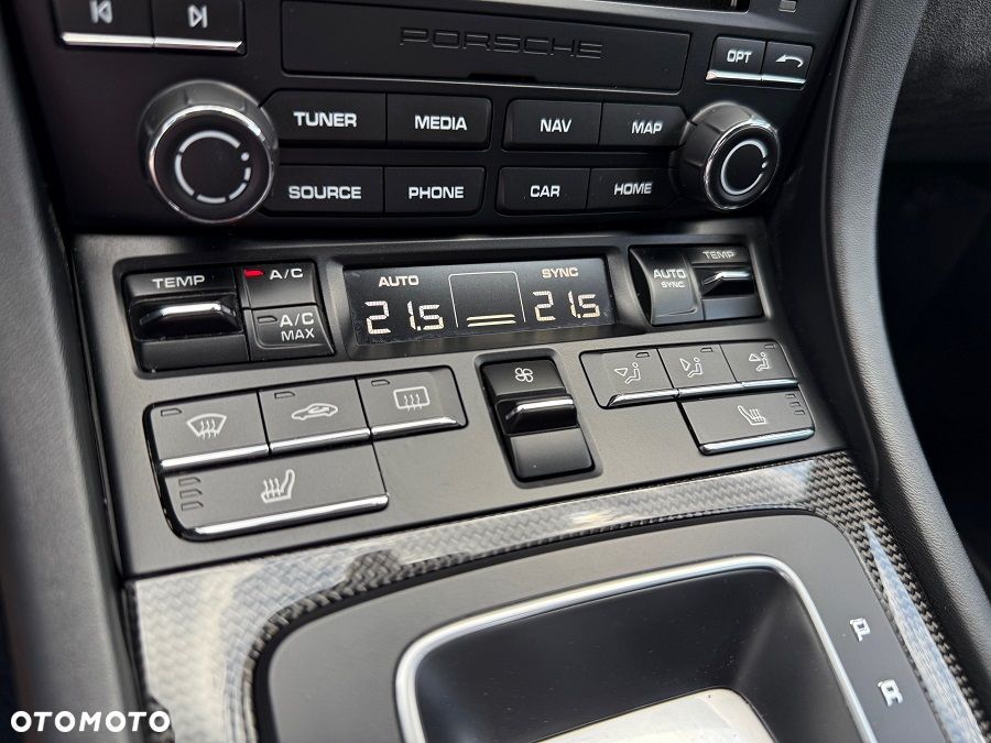 Porsche 911 Targa 4 GTS PDK - 29