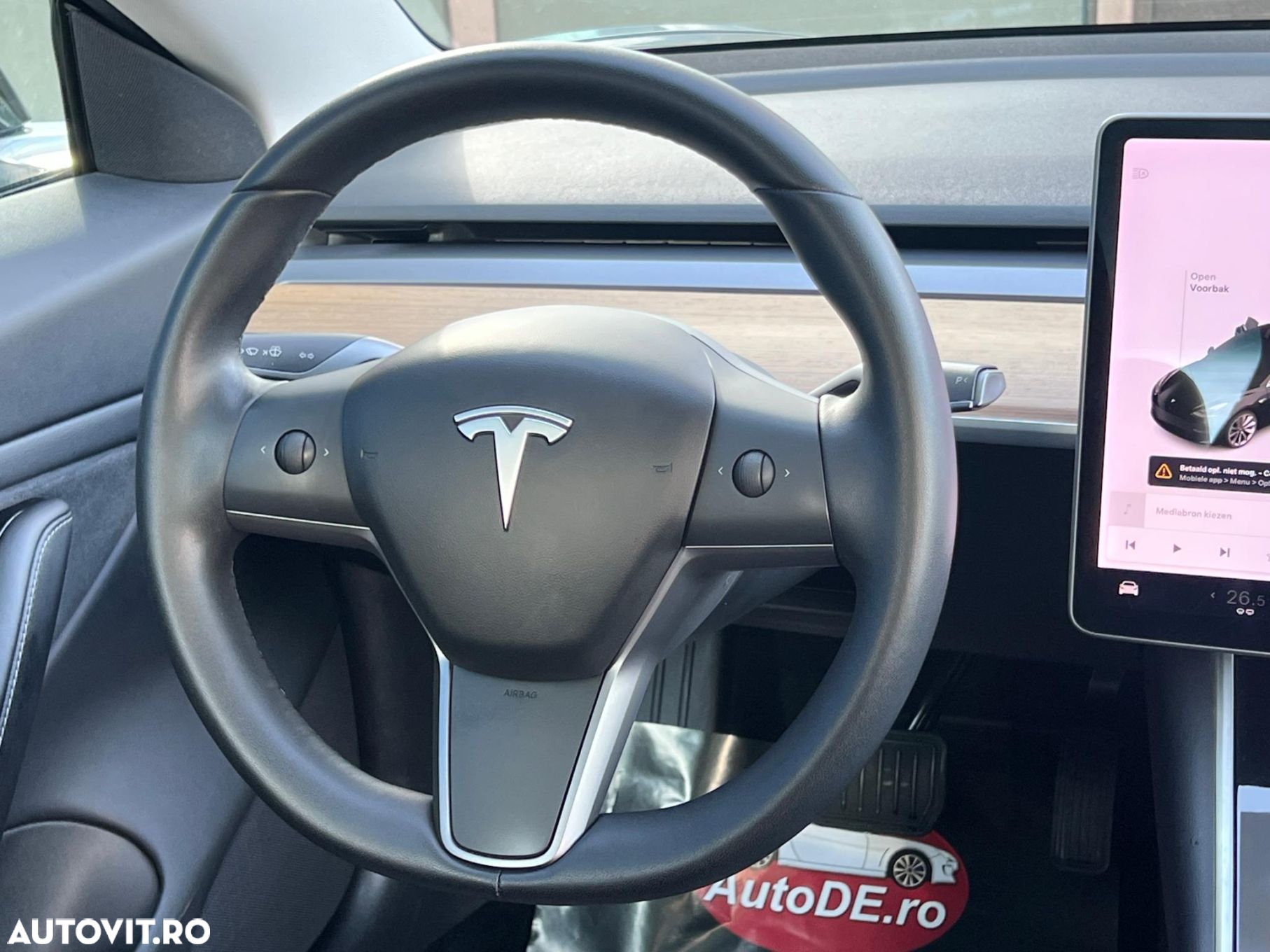 Tesla Model 3 - 9