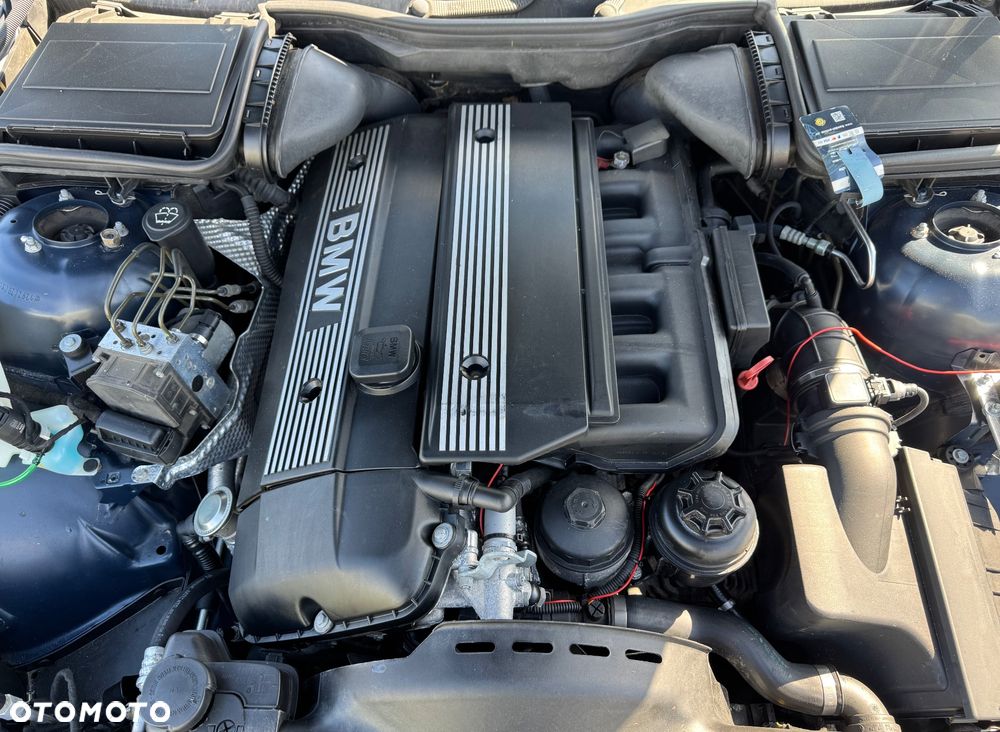 BMW Seria 5 520i - 15