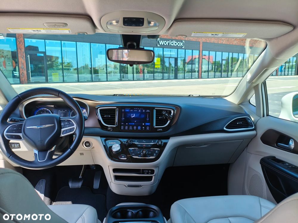 Chrysler Pacifica - 5
