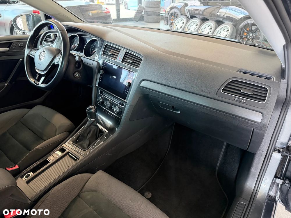 Volkswagen Golf 1.6 TDI BMT Comfortline - 17