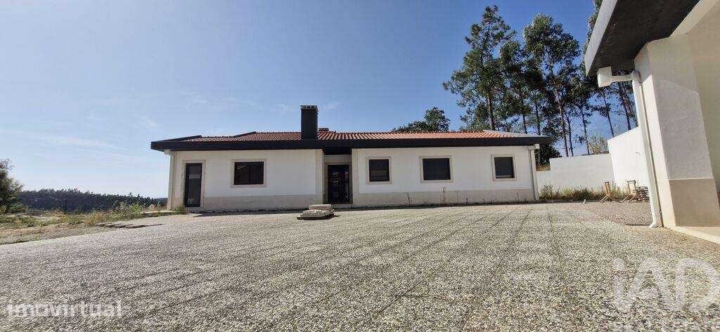 Casa / Villa T4 em Rio Maior de 218,00 m2 - Grande imagem: 4/30