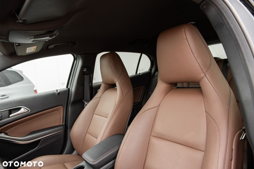 Mercedes-Benz GLA 220 CDI 4Matic 7G-DCT - 18