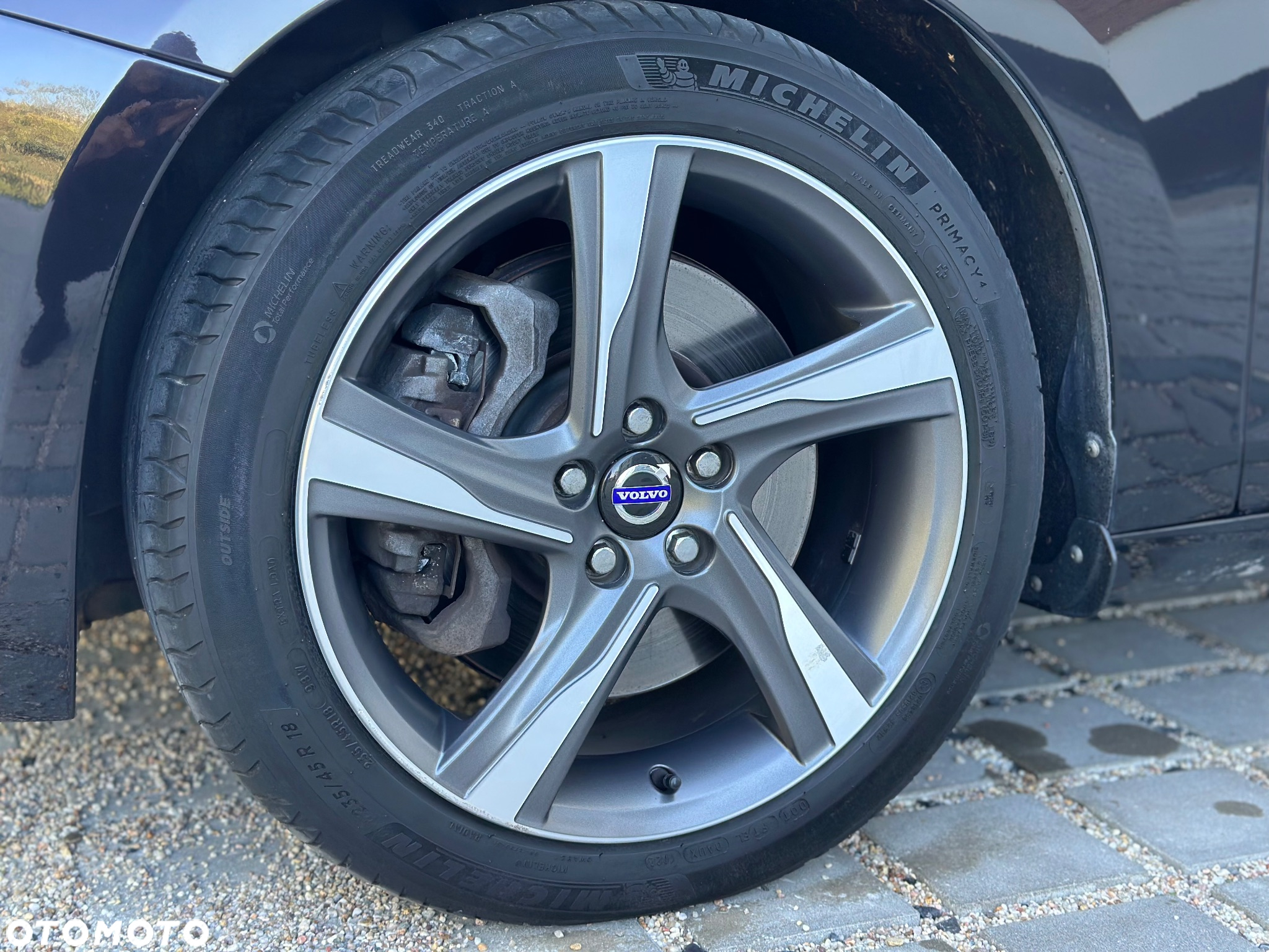 Volvo V60 D6 AWD Plug-in Hybrid Momentum - 11
