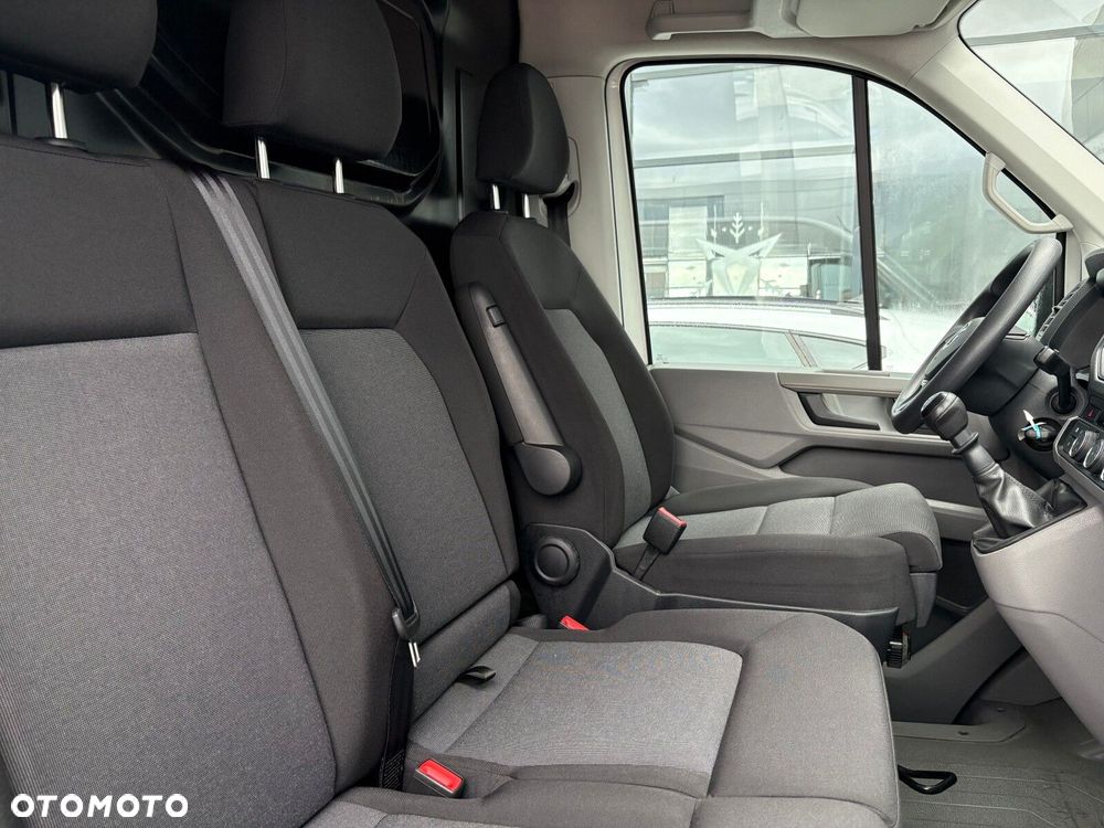 Volkswagen Crafter Furgon 4490 - 12