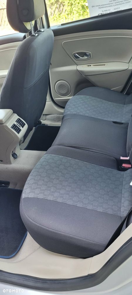 Renault Fluence 1.5 dCi Privilege - 8