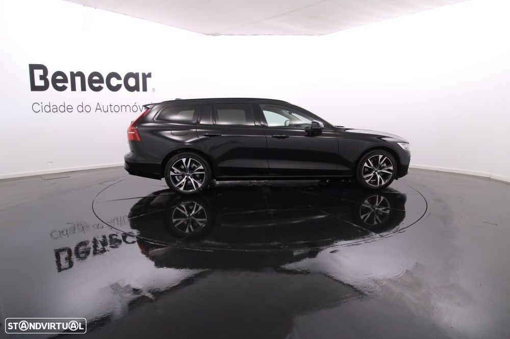 Volvo V60 2.0 B4 Plus Dark Auto - 10