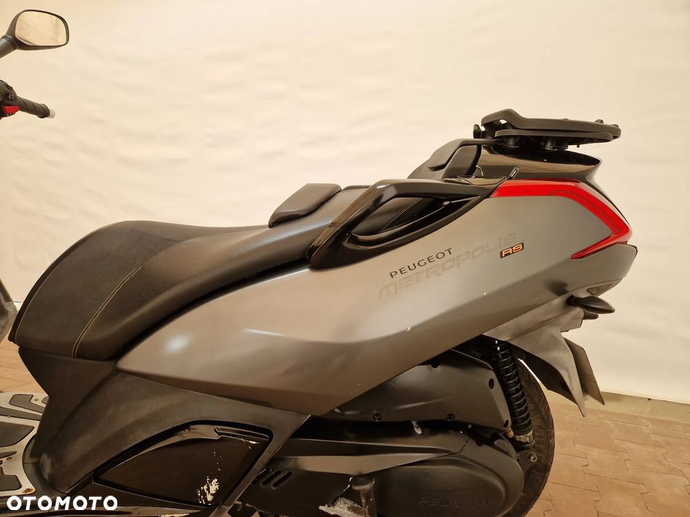 Peugeot Metropolis - 28