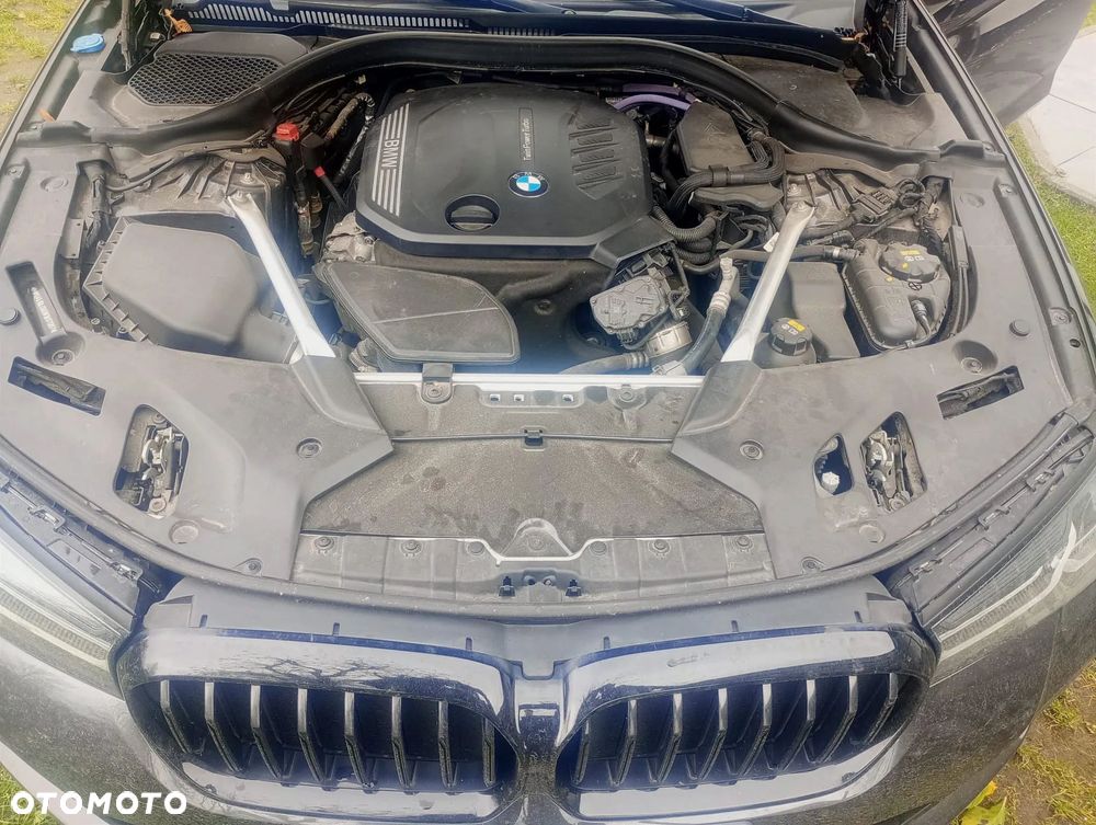BMW Seria 5 520d xDrive - 17