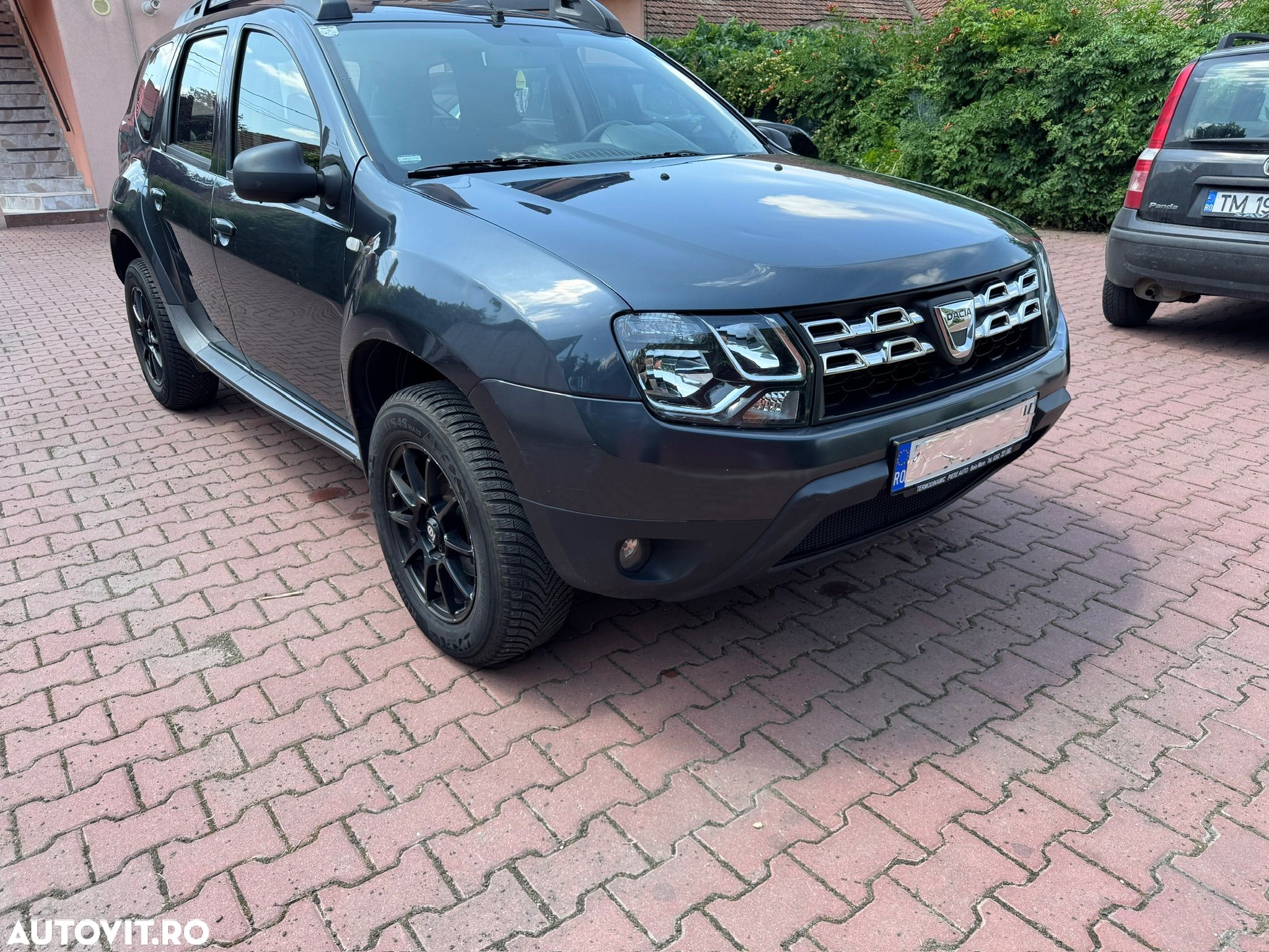Dacia Duster 1.6 4x2 Laureate - 1