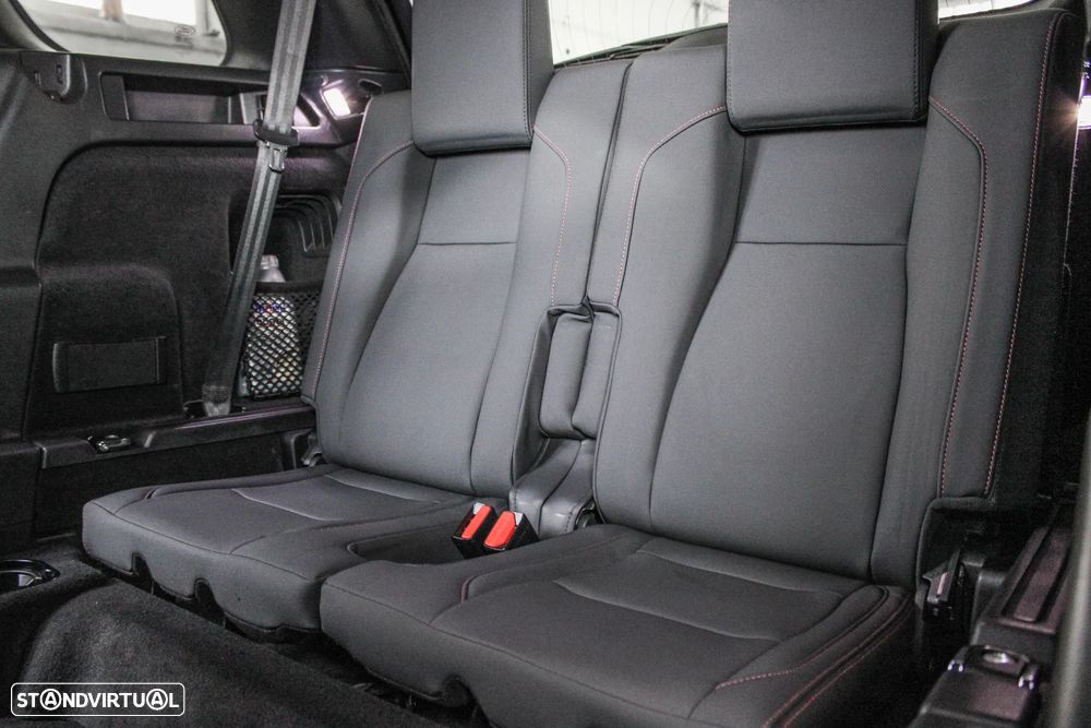 Land Rover Discovery Sport 2.0 eD4 R-Dynamic S 7L - 10