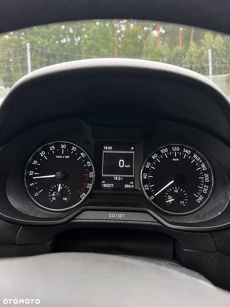 Skoda Octavia 1.6 TDI Elegance DSG - 9