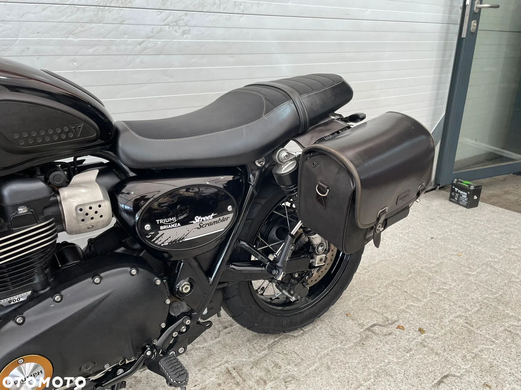 Triumph Scrambler - 30