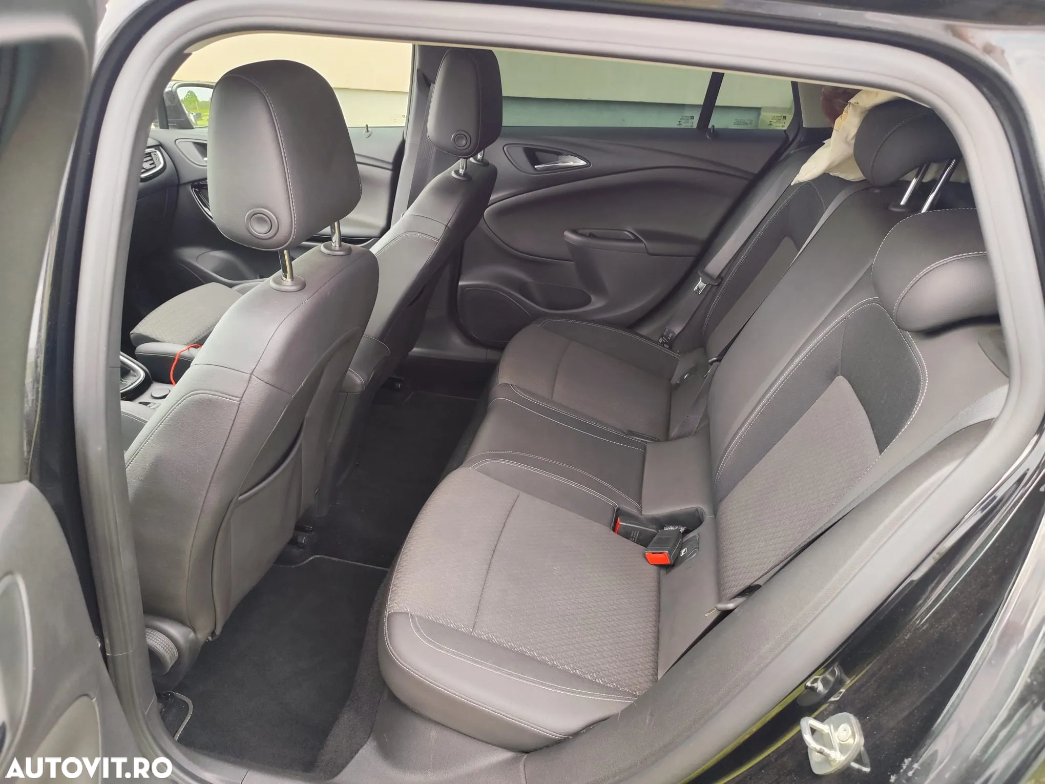 Opel Astra 1.6 CDTI ECOTEC ECOFlex Start/Stop Dynamic - 2