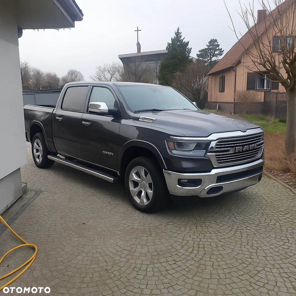 RAM 1500 5.7 Crew Cab Longbed Laramie Chrome - 3