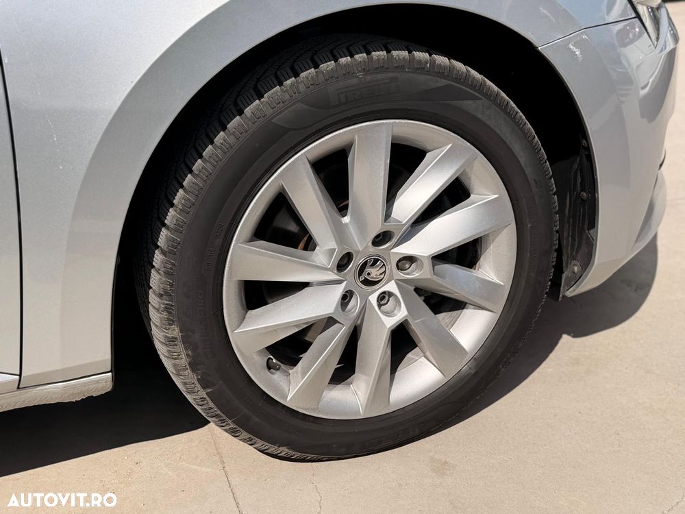 Skoda Superb 2.0 TDI DSG Style - 35