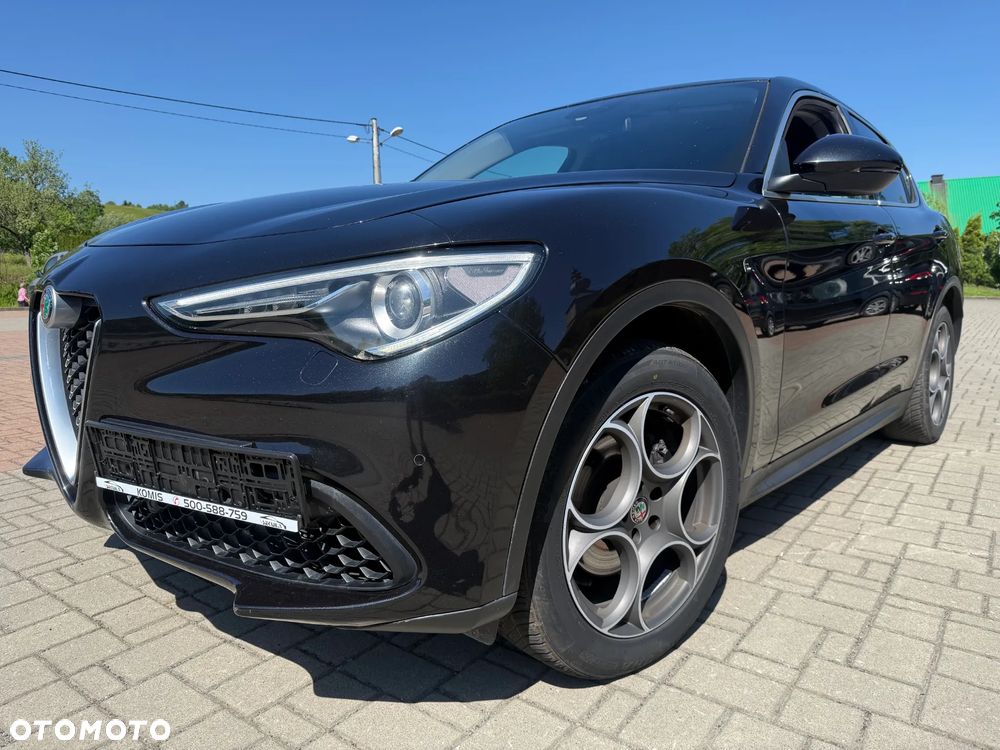 Alfa Romeo Stelvio 2.0 Turbo 16V AT8-Q4 Lusso Ti - 4