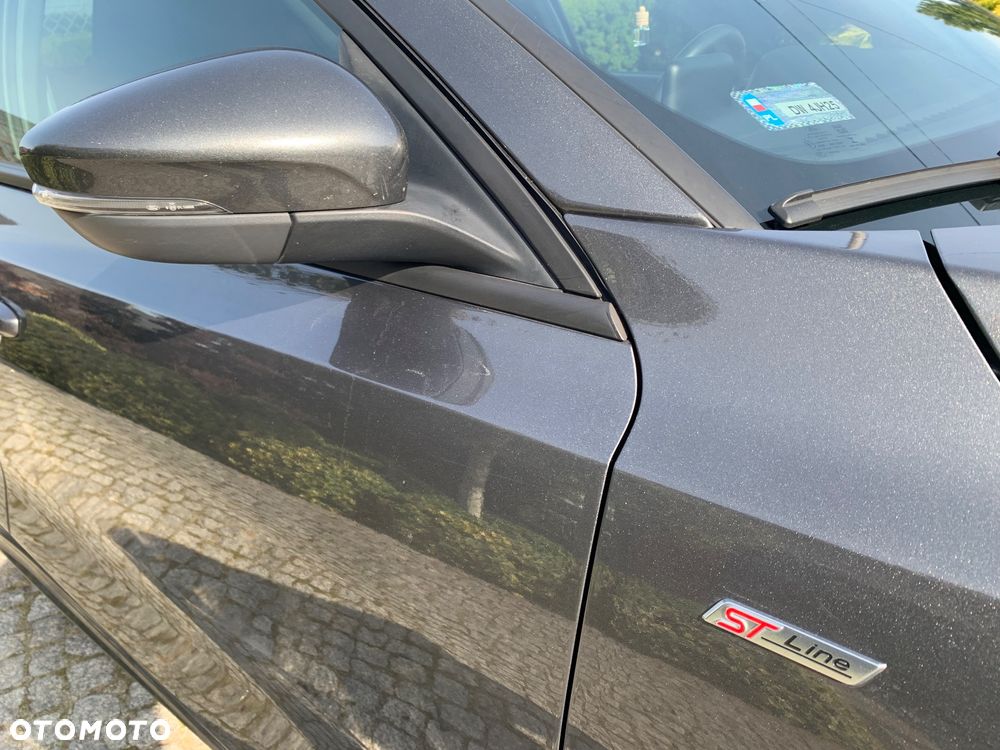 Ford Focus 1.5 EcoBoost ST-Line - 15