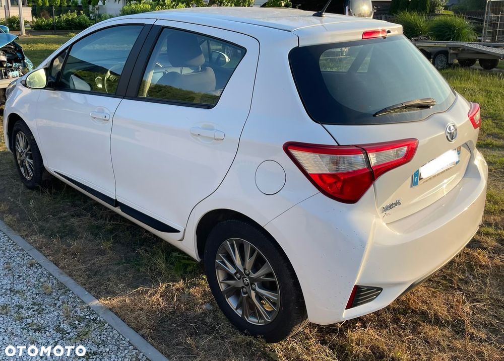 Toyota Yaris 1,5-Dual-VVT-iE Selection - 3