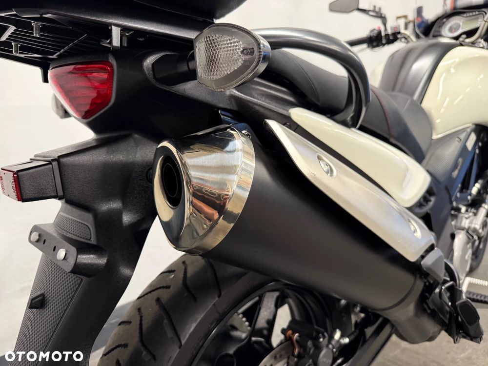 Suzuki V-STROM - 37