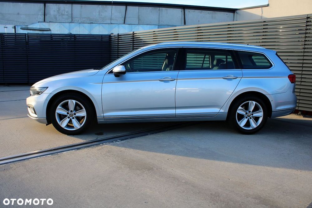 Volkswagen Passat Variant 2.0 TDI SCR Elegance DSG - 14