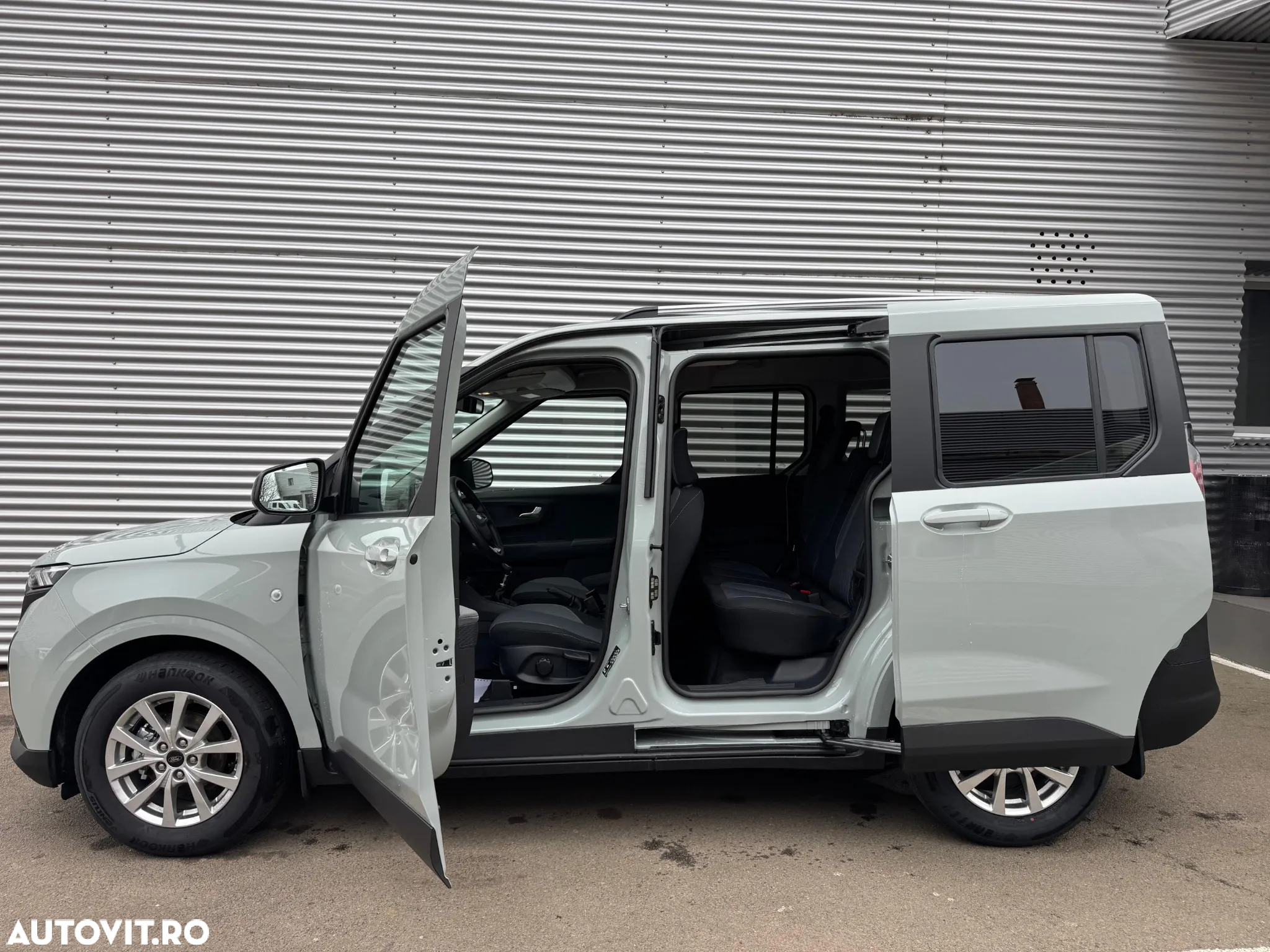 Ford Tourneo Courier - 25