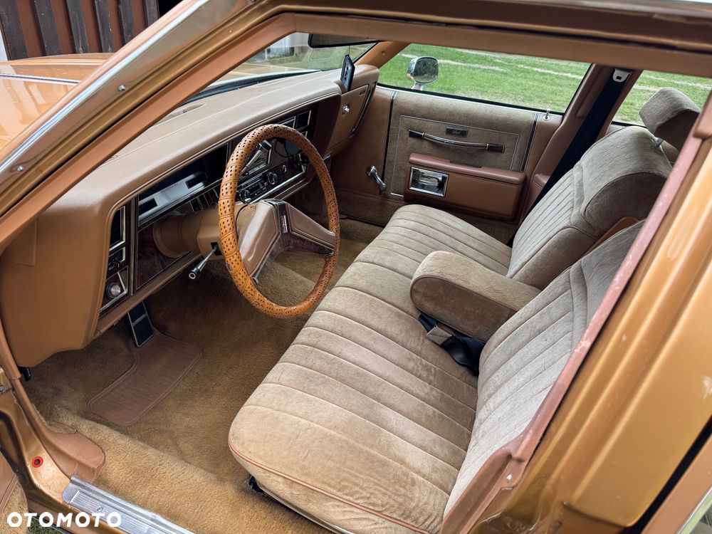 Oldsmobile Delta 88 - 4