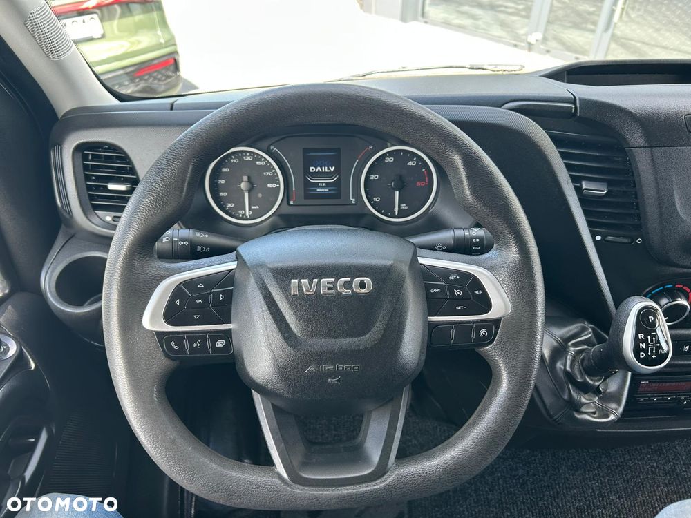 Iveco Daily 40C18 35C18 3.0 HPI Hi-Matic Kontener 8 palet + winda + drzwi boczne **KLIMA**Sprowadzony**2023R** - 13