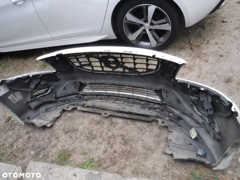 Volvo V60 S60 II zderzak przod R-Design R Design  614-46 - 8