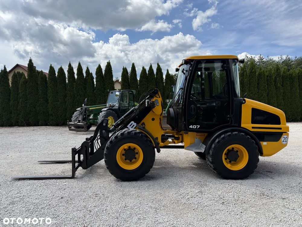 JCB 407 T4 / 2019 ROK / SILNIK 4-CYL BEZ DPF I ADBLUE / PIĘKNA / ORYGINAŁ / ZADBANA / SPROWADZONA Z NIEMIEC / MAŁE GABARYTY / SILNA / 406 408 409 60 70 M 506 509 - 2
