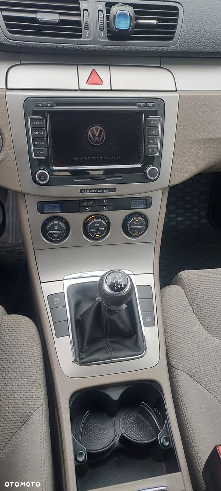 Volkswagen Passat 1.8 TSI Comfortline - 11