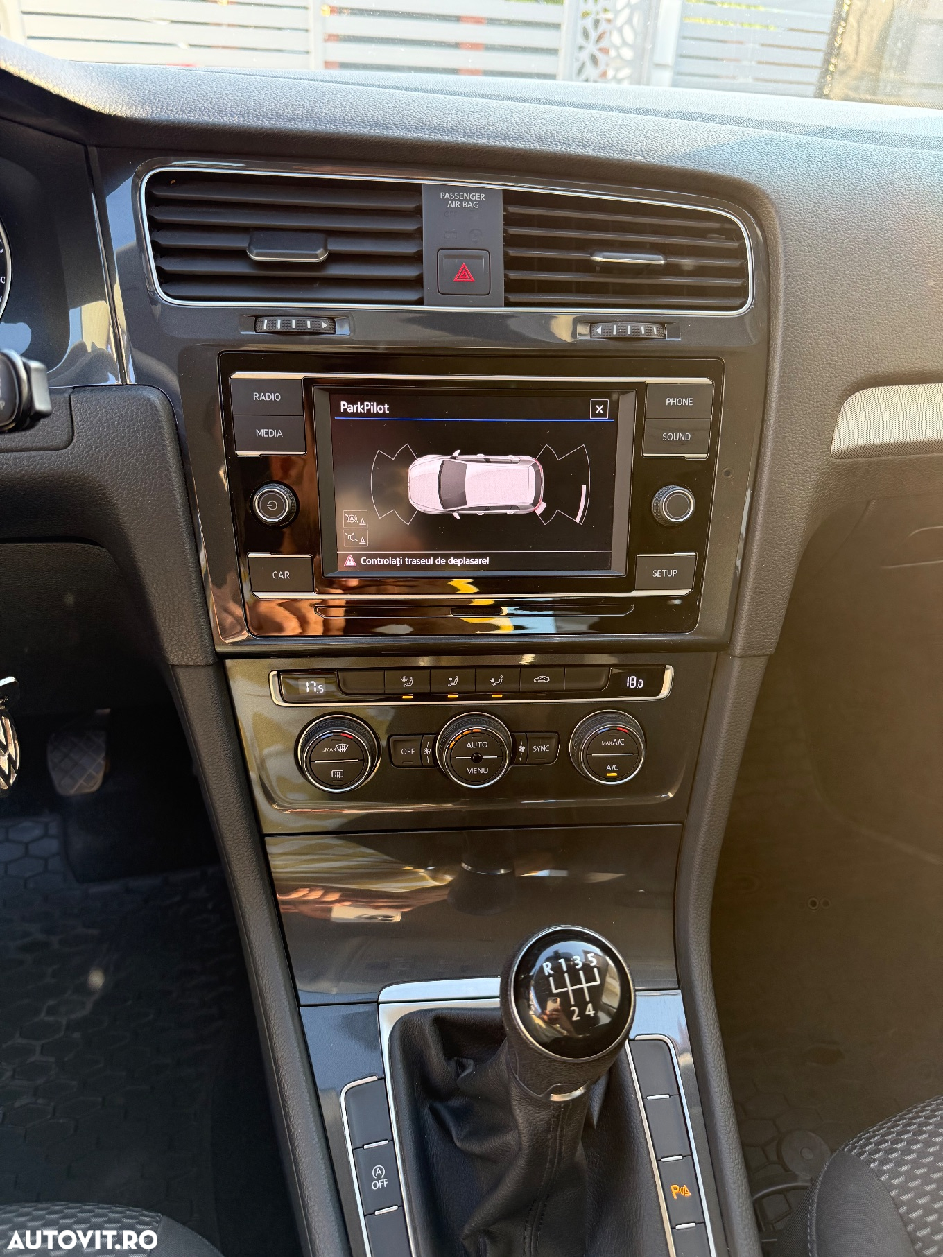 Volkswagen Golf 1.6 TDI Highline - 19