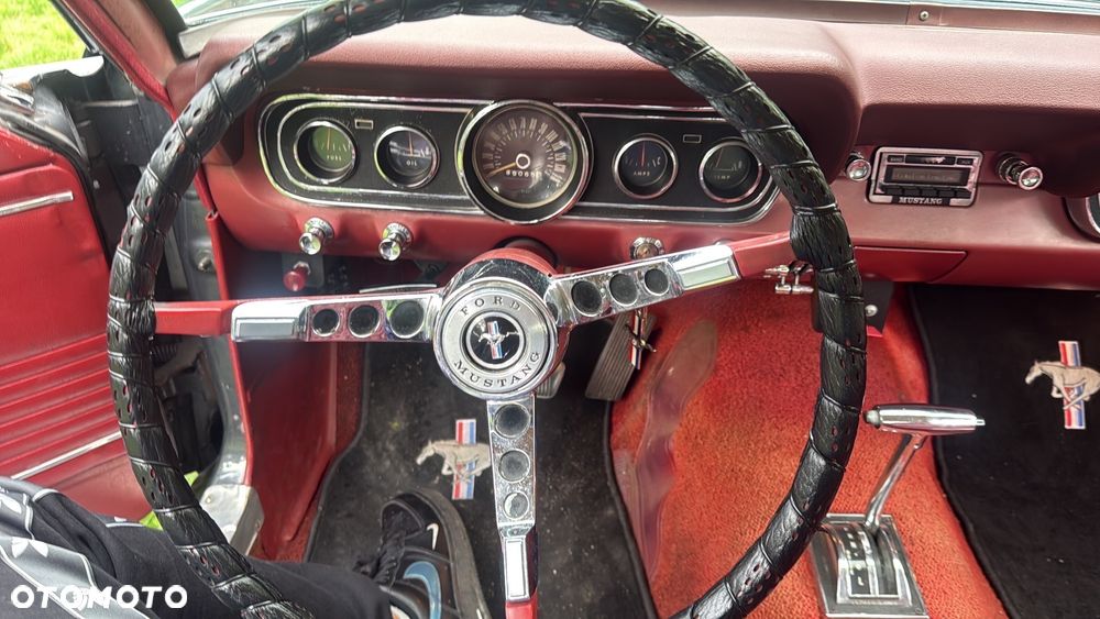 Ford Mustang - 22