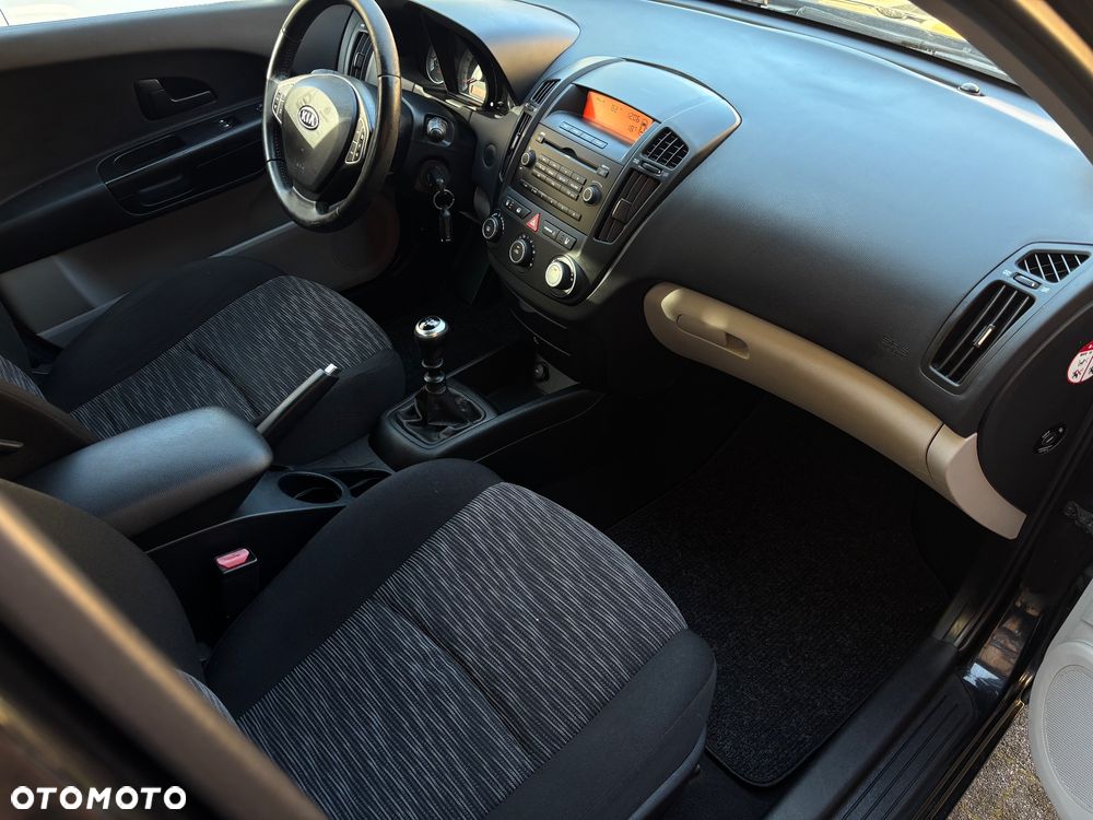 Kia Ceed 1.4 CVVT Attract - 18