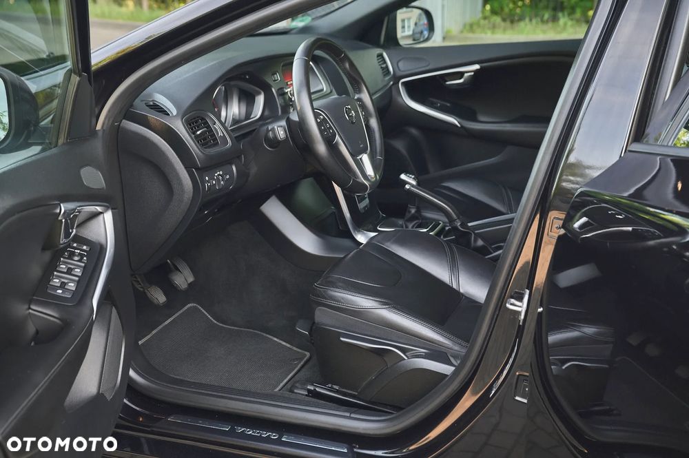 Volvo V40 D3 Summum - 23