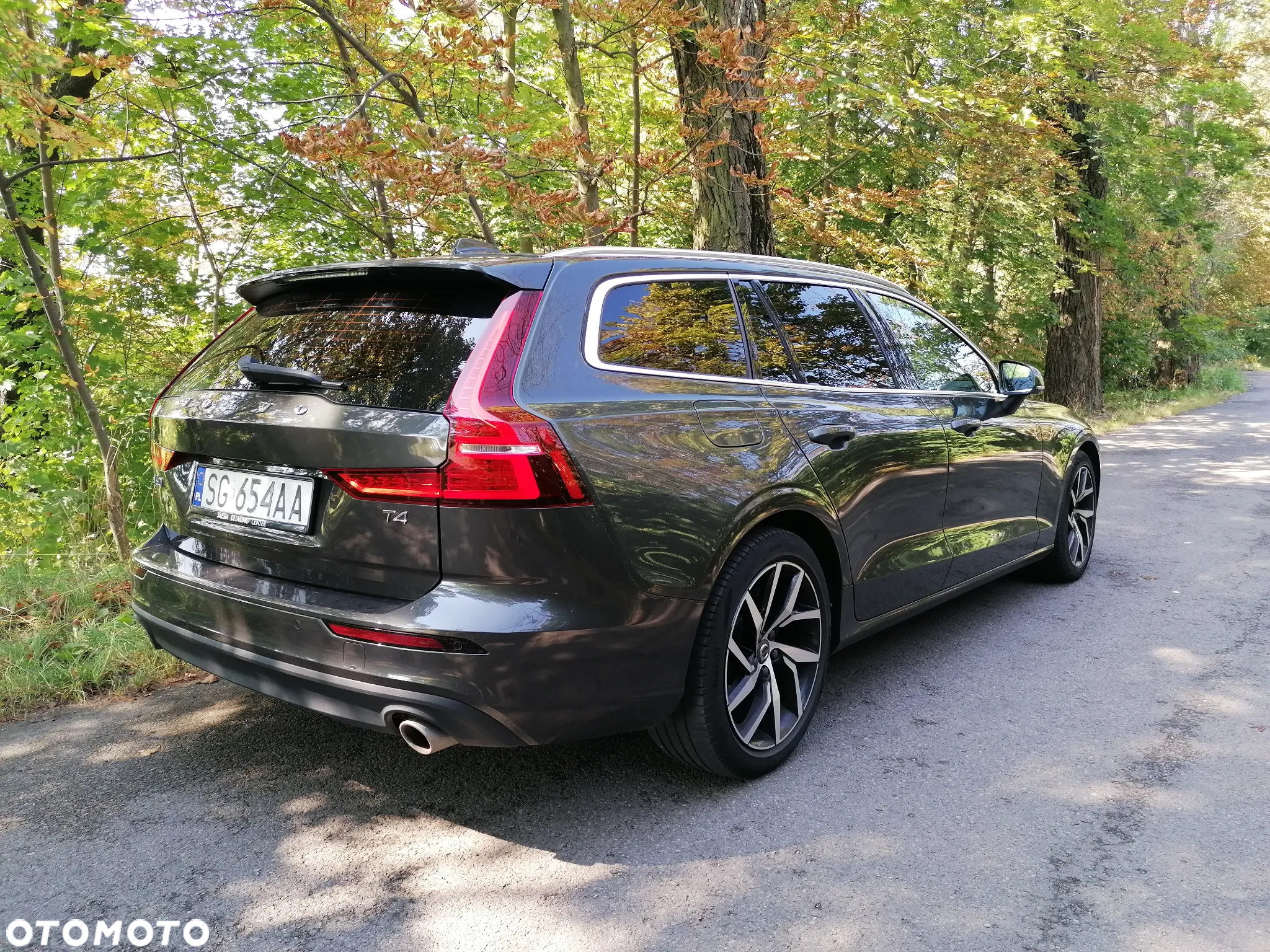 Volvo V60 T4 Momentum - 9