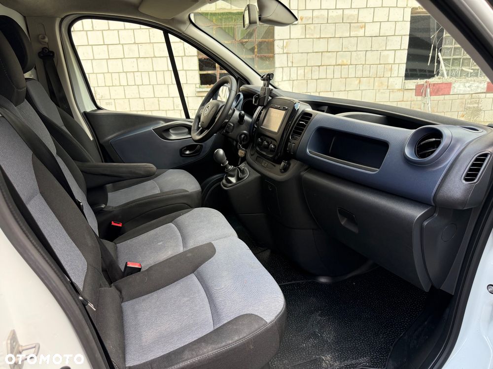 Opel Vivaro - 10