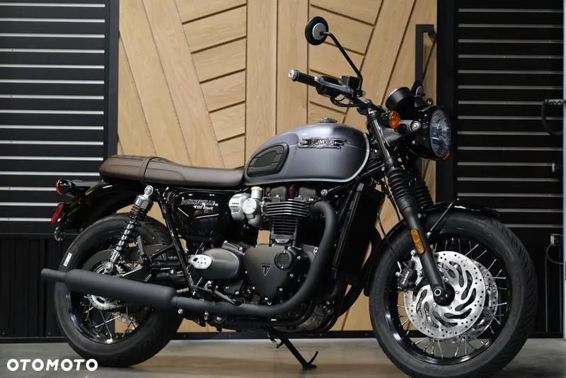 Triumph Bonneville - 6