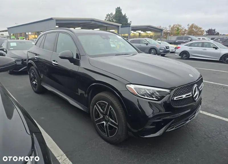 Mercedes-Benz GLC 300 4Matic 9G-TRONIC AMG Line - 2