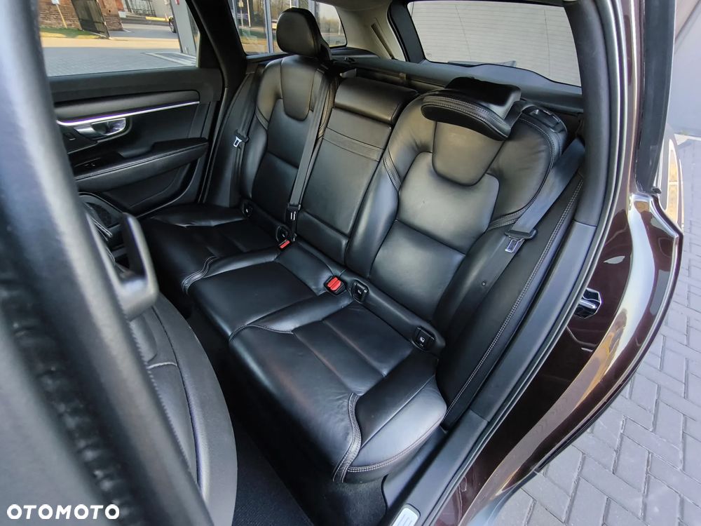 Volvo V90 Cross Country - 27