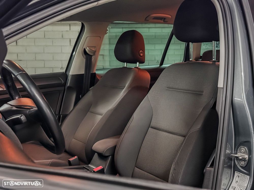 VW Golf Variant 1.6 TDi Confortline DSG - 17