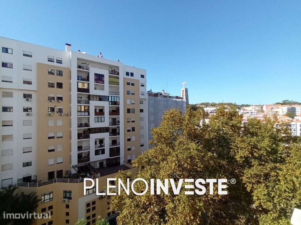 T2 Totalmente Remodelado com vista Rio no Pragal - Grande imagem: 2/22