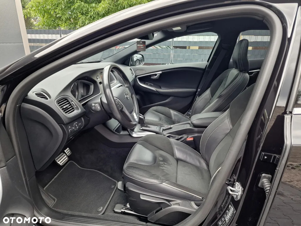 Volvo V40 T3 Geartronic RDesign - 19